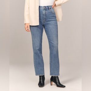 Abercrombie & Fitch Curve Love Ultra High Rise Ankle Straight Jean (27 Short)